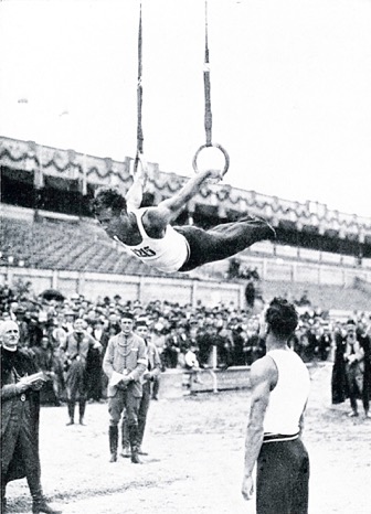 1926 Slet: gymnast competing on the rings